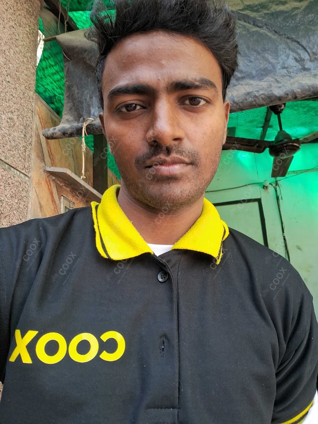 Chef from COOX at bookings. Professional cooks chefs at home