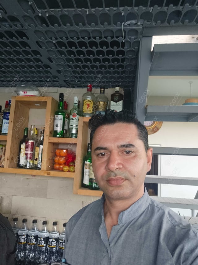 Chef from COOX at bookings. Professional cooks chefs at home