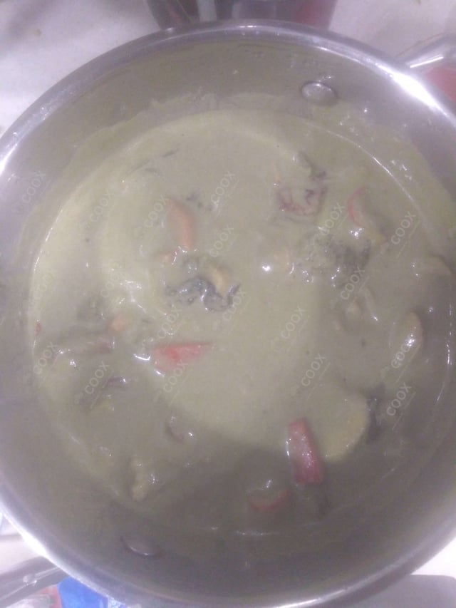 Tasty Green Thai Curry cooked by COOX chefs cooks during occasions parties events at home