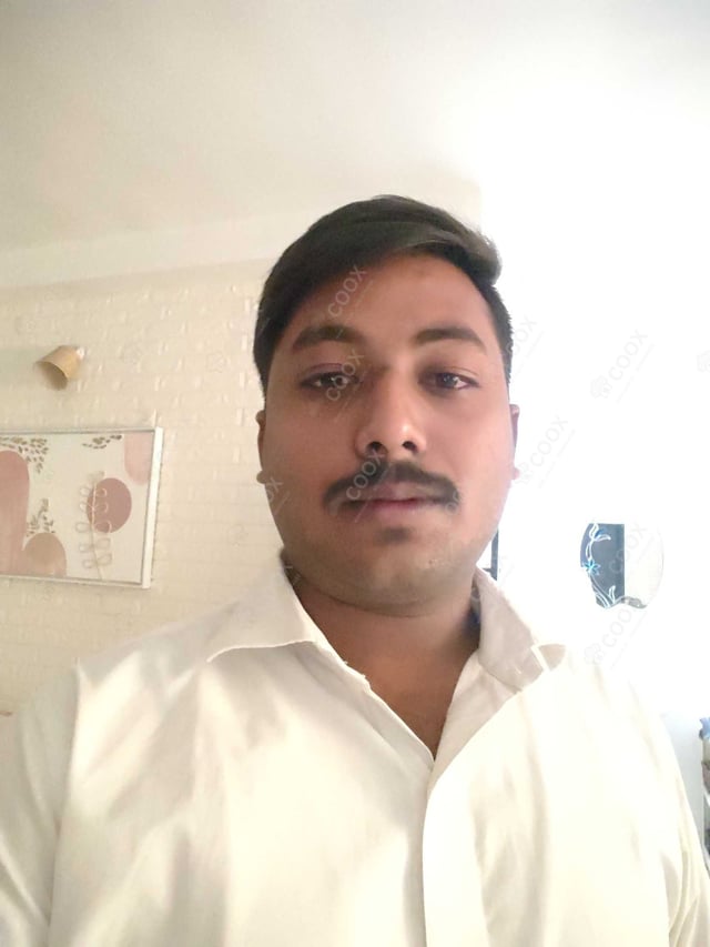 Chef from COOX at bookings. Professional cooks chefs at home