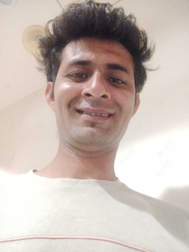 Chef from COOX at bookings. Professional cooks chefs at home