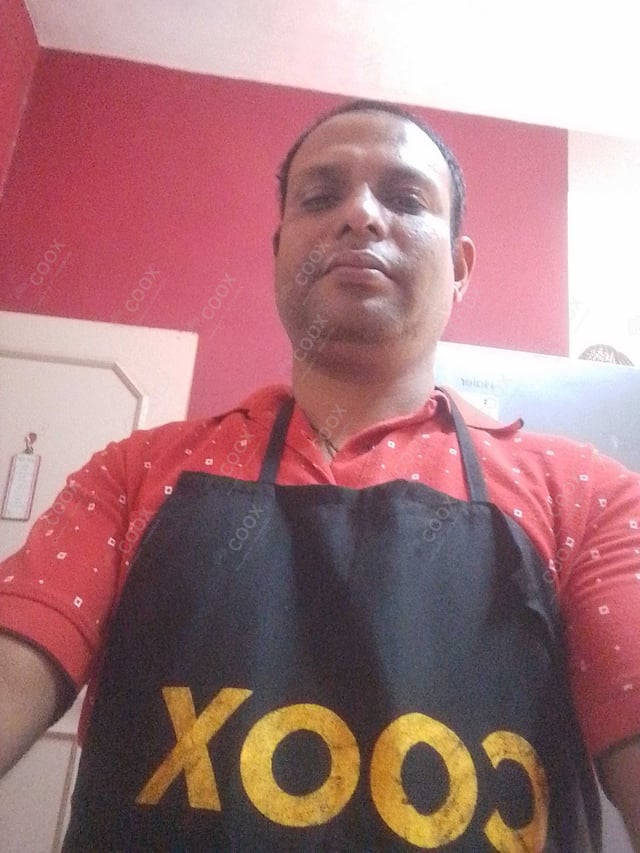 Chef from COOX at bookings. Professional cooks chefs at home