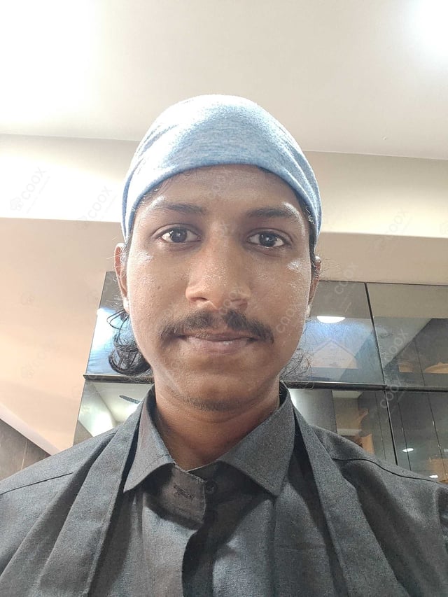 Chef from COOX at bookings. Professional cooks chefs at home