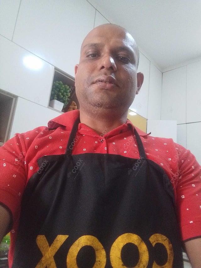 Chef from COOX at bookings. Professional cooks chefs at home