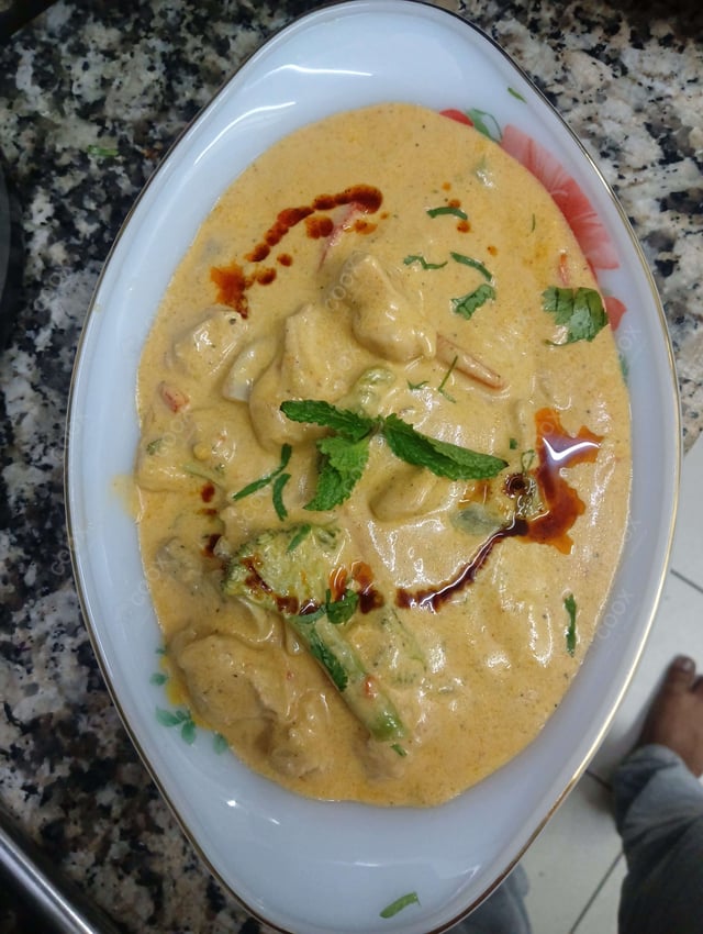 Delicious Red Thai Chicken Curry prepared by COOX