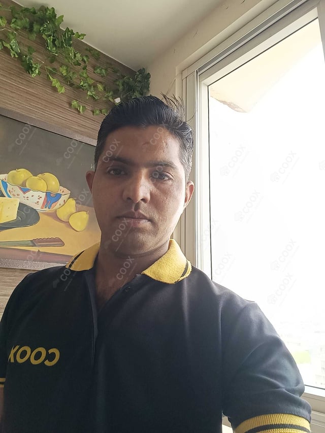 Chef from COOX at bookings. Professional cooks chefs at home