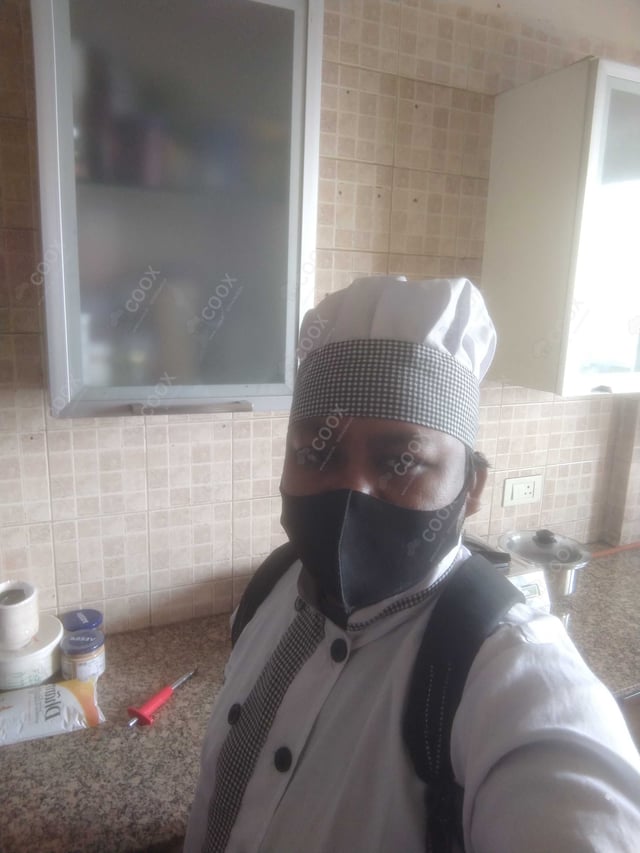 Chef from COOX at bookings. Professional cooks chefs at home