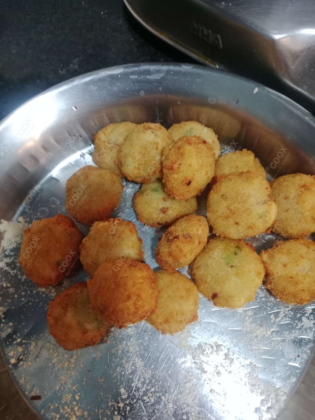 Tasty Chicken Cutlets cooked by COOX chefs cooks during occasions parties events at home