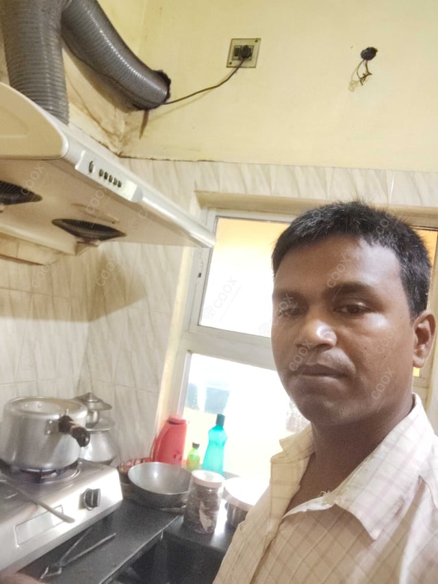 Chef from COOX at bookings. Professional cooks chefs at home