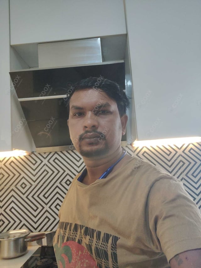 Chef from COOX at bookings. Professional cooks chefs at home