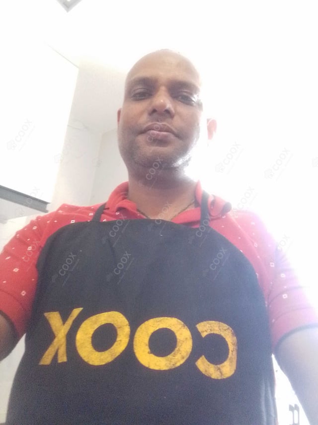 Chef from COOX at bookings. Professional cooks chefs at home