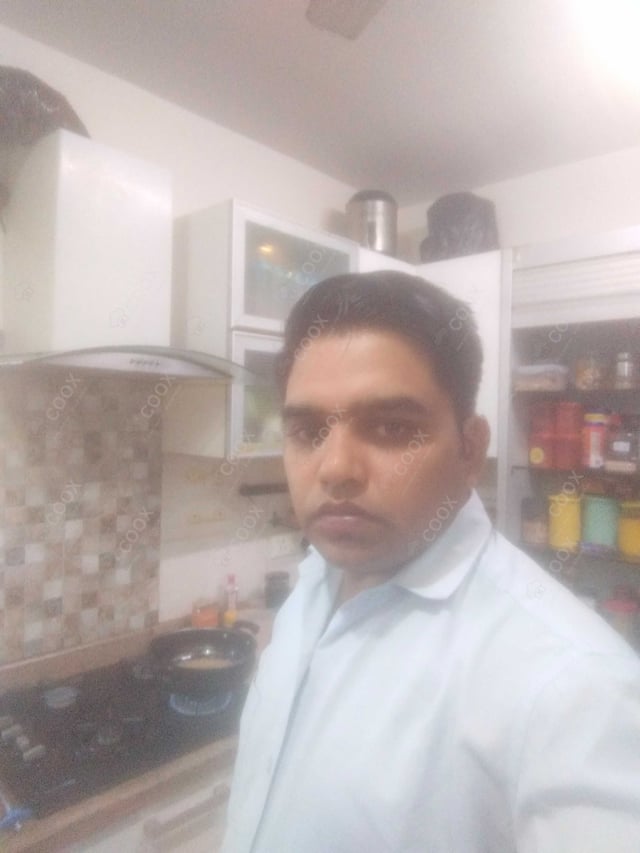 Chef from COOX at bookings. Professional cooks chefs at home