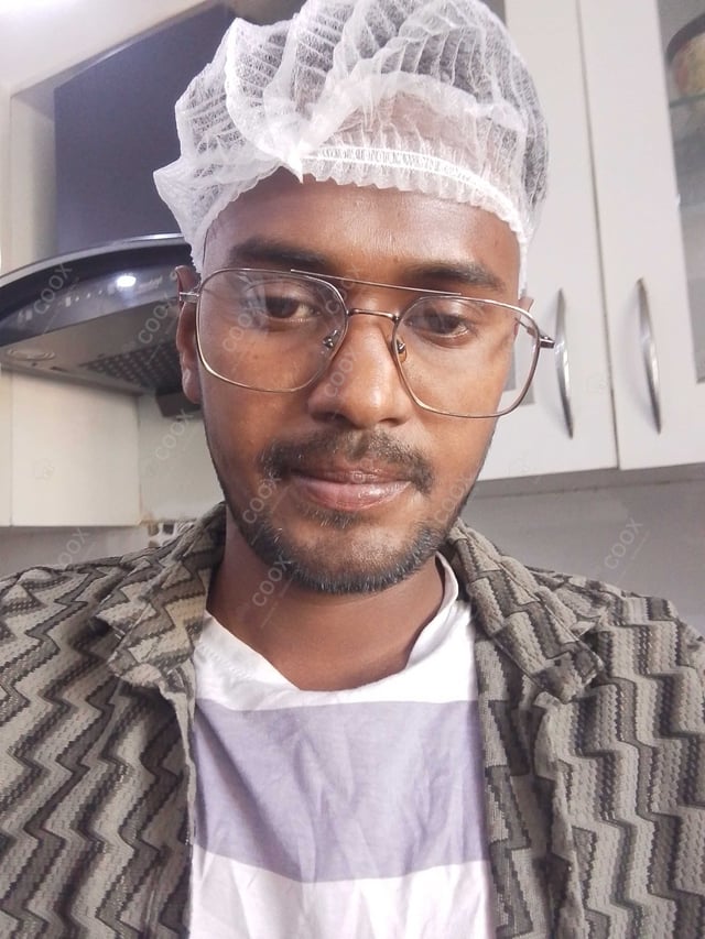 Chef from COOX at bookings. Professional cooks chefs at home