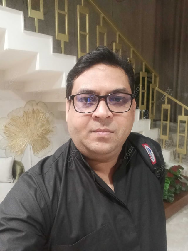 Chef from COOX at bookings. Professional cooks chefs at home