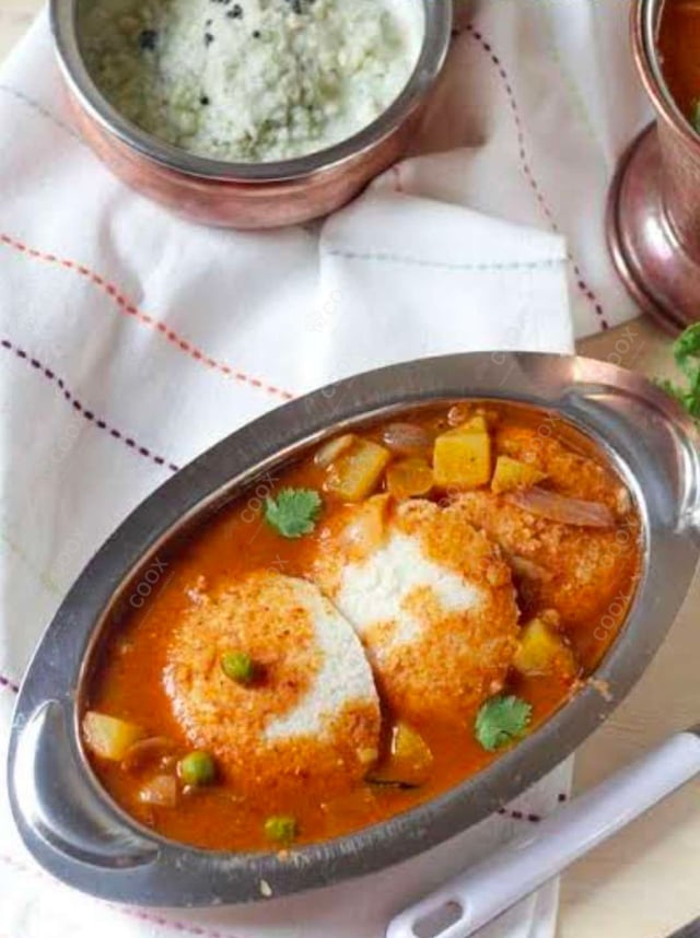 Delicious Idli Sambhar prepared by COOX