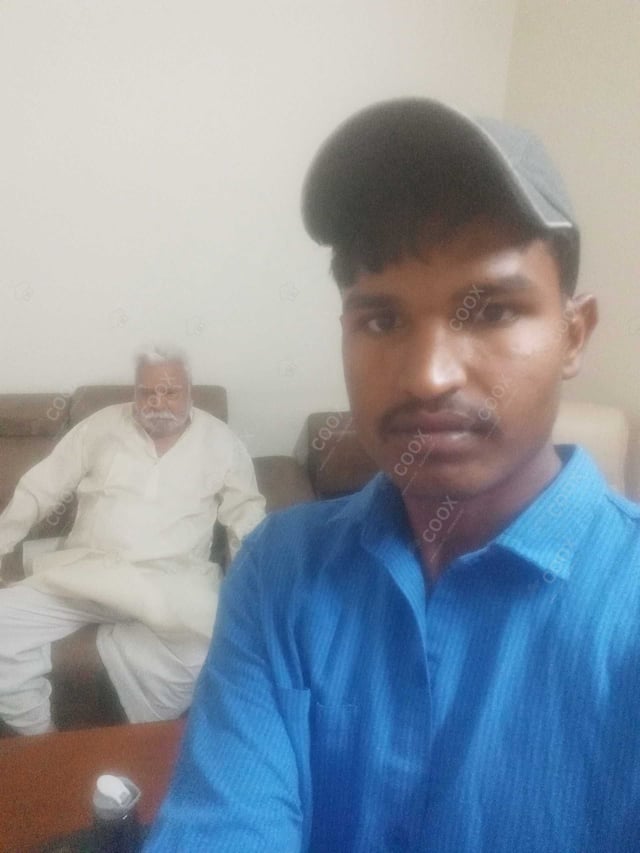 Chef from COOX at bookings. Professional cooks chefs at home