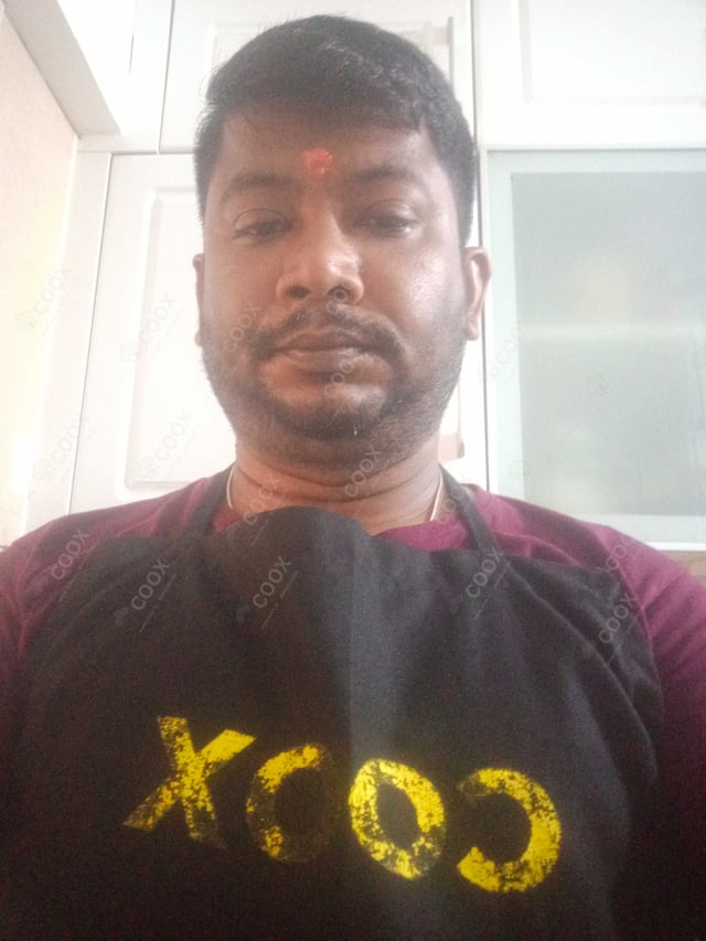 Chef from COOX at bookings. Professional cooks chefs at home