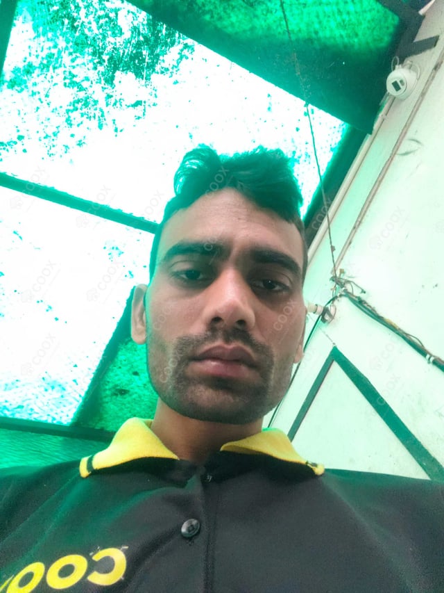 Chef from COOX at bookings. Professional cooks chefs at home