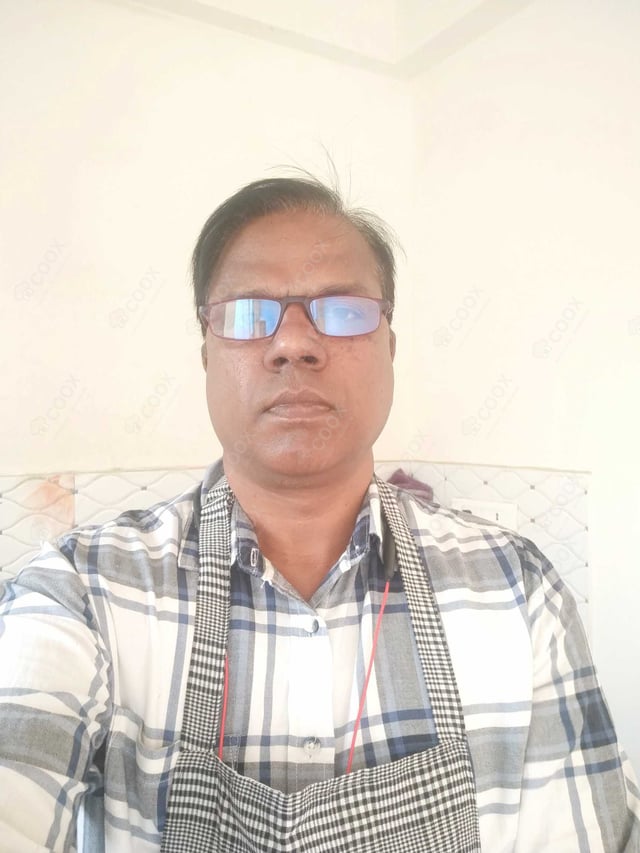 Chef from COOX at bookings. Professional cooks chefs at home