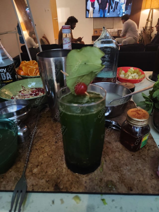 Delicious Regular Soft Drinks, Hard Drinks, Beers, Juices, W prepared by COOX