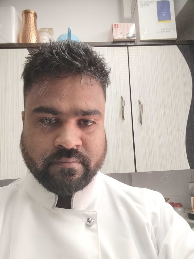 Chef from COOX at bookings. Professional cooks chefs at home