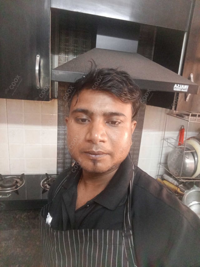 Chef from COOX at bookings. Professional cooks chefs at home