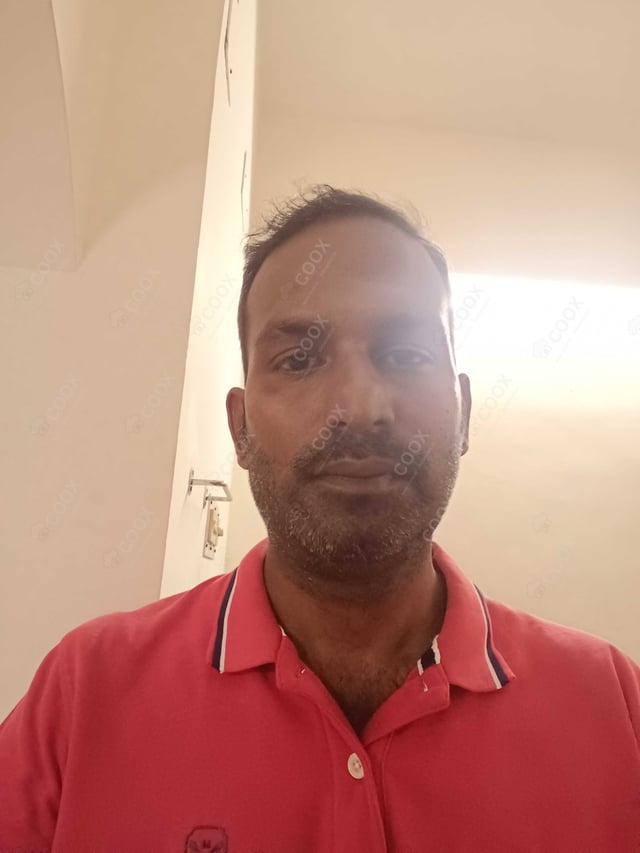 Chef from COOX at bookings. Professional cooks chefs at home