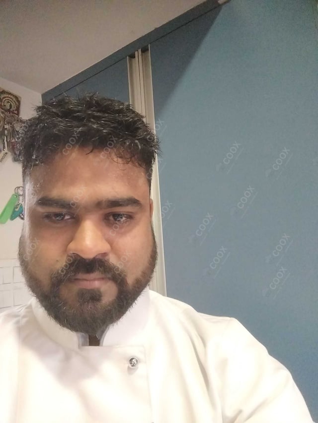 Chef from COOX at bookings. Professional cooks chefs at home