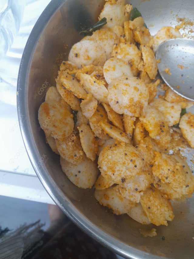 Tasty Plain Idli cooked by COOX chefs cooks during occasions parties events at home