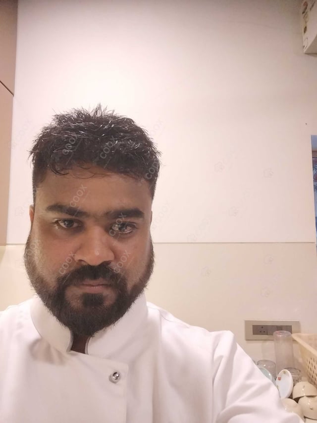 Chef from COOX at bookings. Professional cooks chefs at home