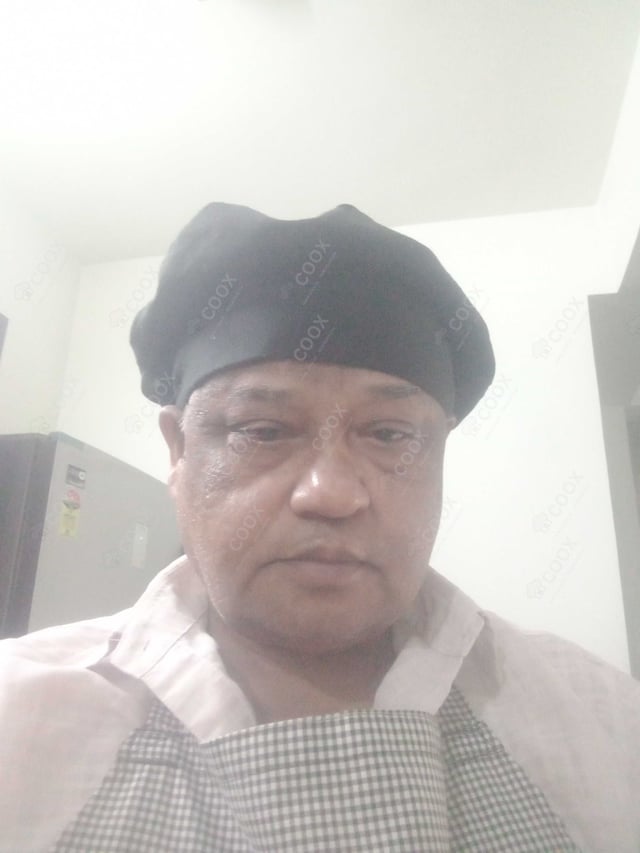 Chef from COOX at bookings. Professional cooks chefs at home