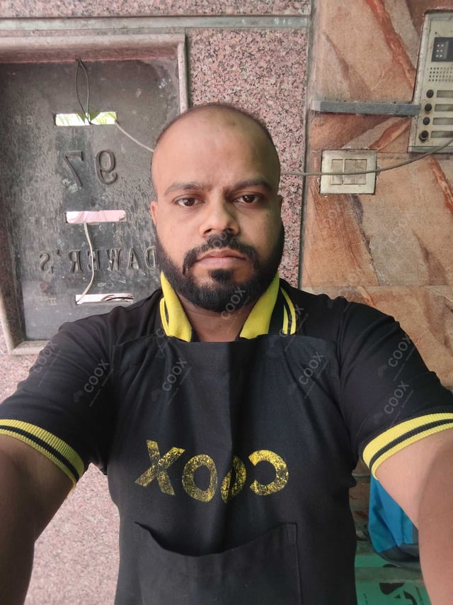 Chef from COOX at bookings. Professional cooks chefs at home