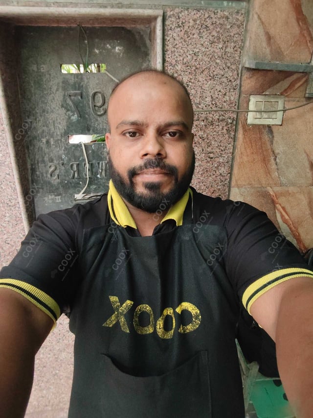 Chef from COOX at bookings. Professional cooks chefs at home