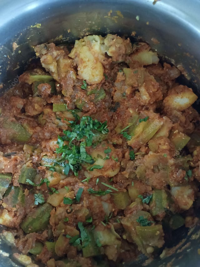 Delicious Aloo Parwal prepared by COOX