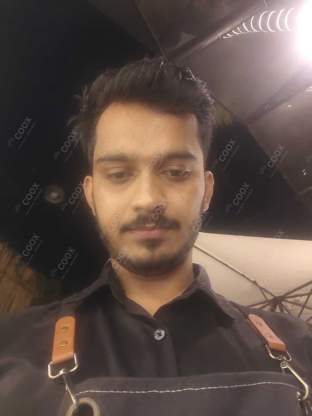 Chef from COOX at bookings. Professional cooks chefs at home