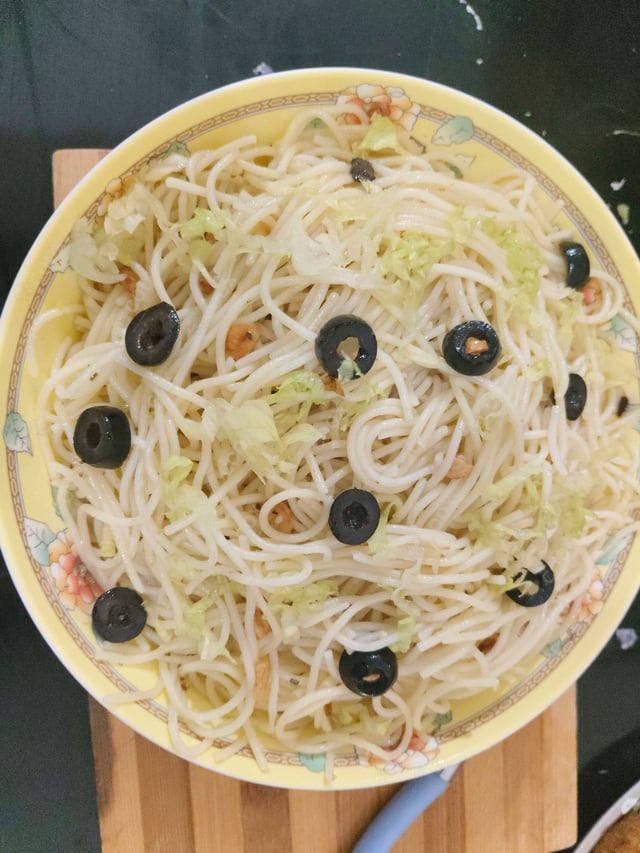 Delicious Spaghetti Aglio e Olio prepared by COOX