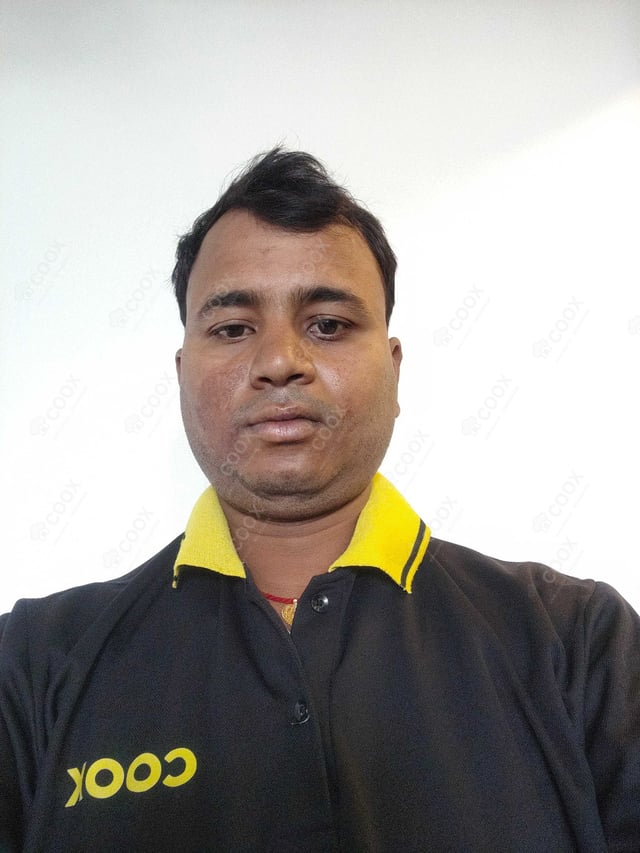 Chef from COOX at bookings. Professional cooks chefs at home