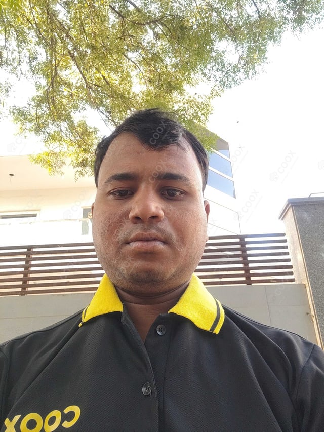 Chef from COOX at bookings. Professional cooks chefs at home