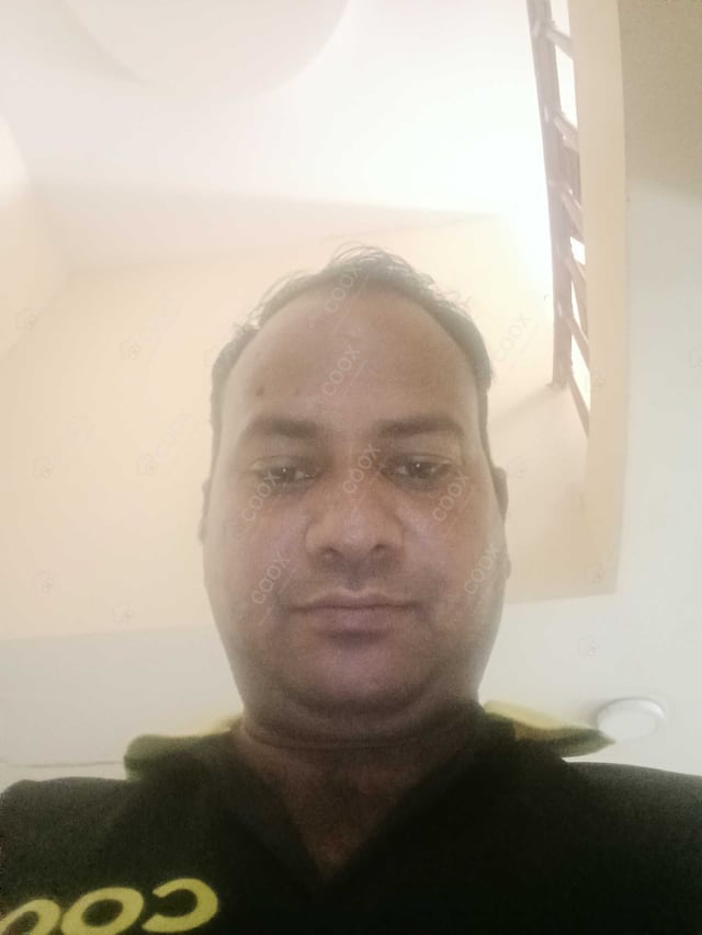 Chef from COOX at bookings. Professional cooks chefs at home