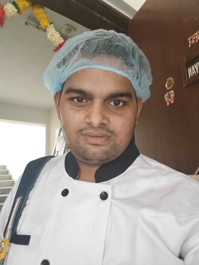 Chef from COOX at bookings. Professional cooks chefs at home