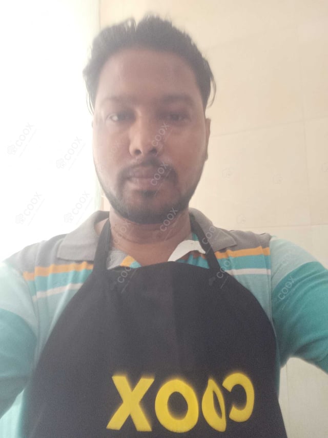 Chef from COOX at bookings. Professional cooks chefs at home