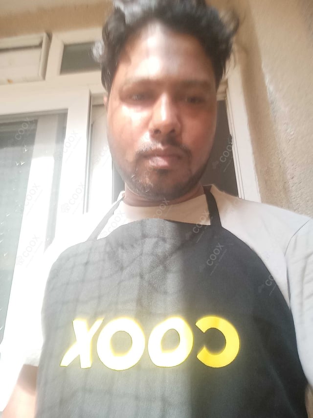 Chef from COOX at bookings. Professional cooks chefs at home