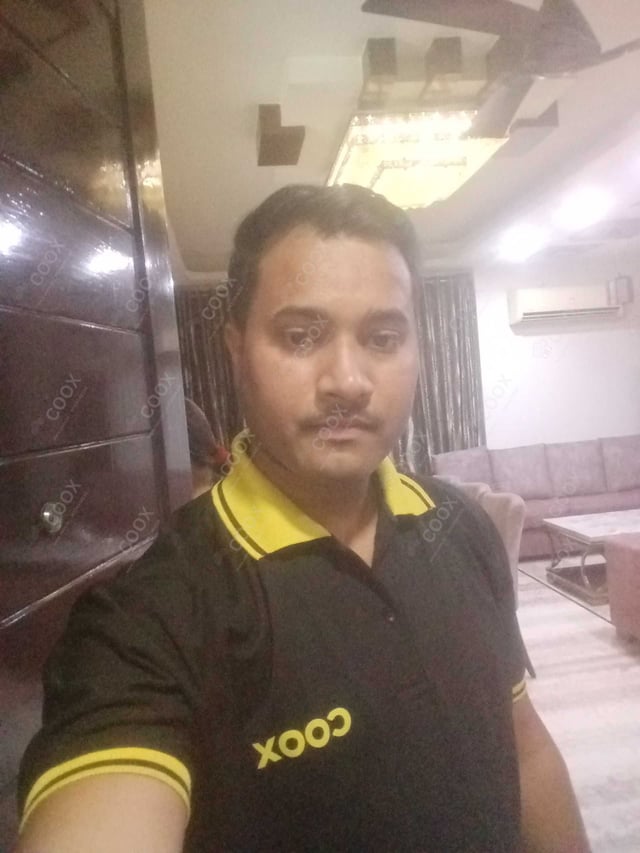 Chef from COOX at bookings. Professional cooks chefs at home