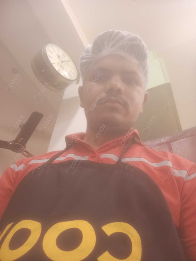 Chef from COOX at bookings. Professional cooks chefs at home