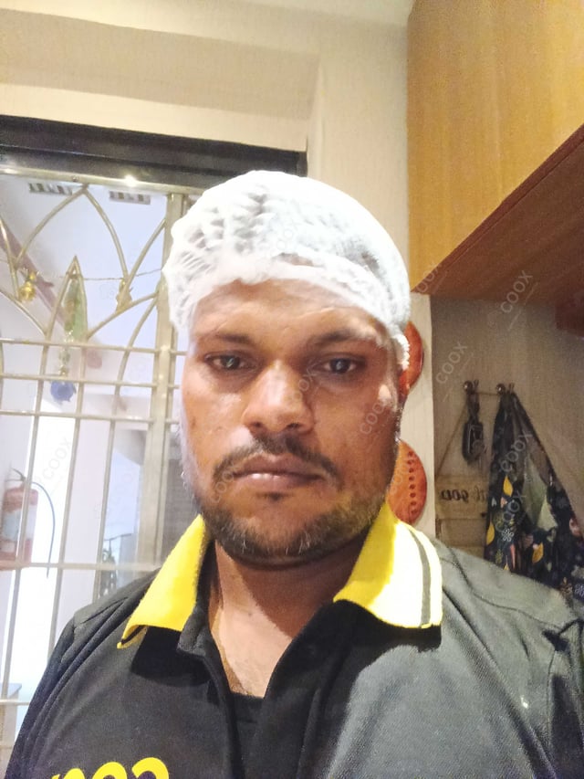 Chef from COOX at bookings. Professional cooks chefs at home