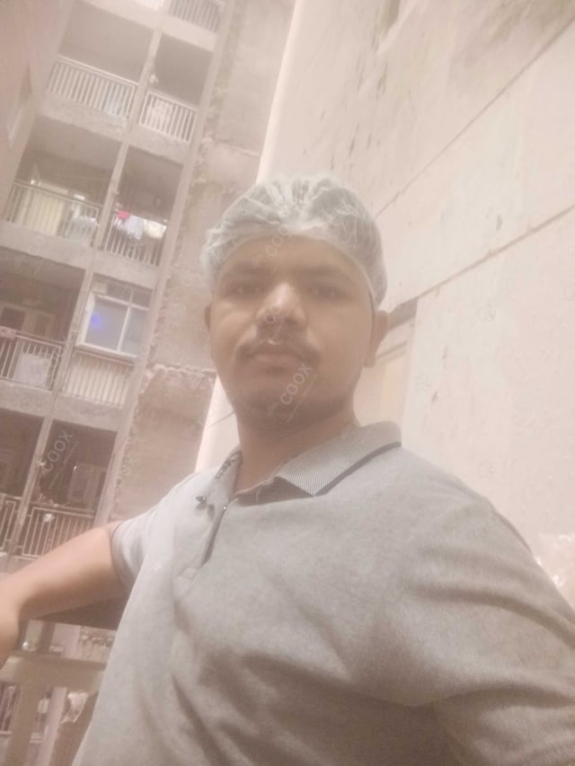 Chef from COOX at bookings. Professional cooks chefs at home