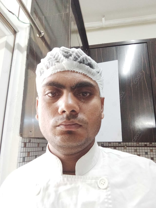 Chef from COOX at bookings. Professional cooks chefs at home