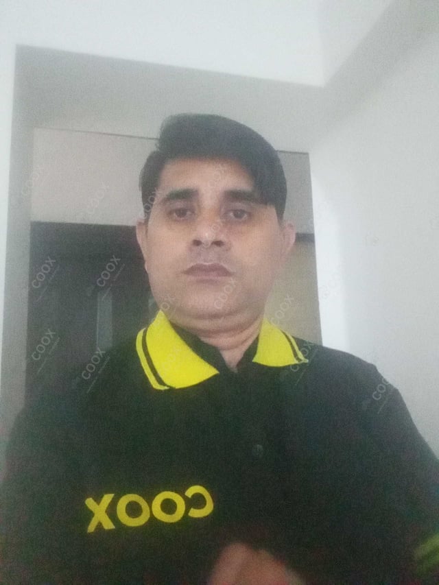 Chef from COOX at bookings. Professional cooks chefs at home