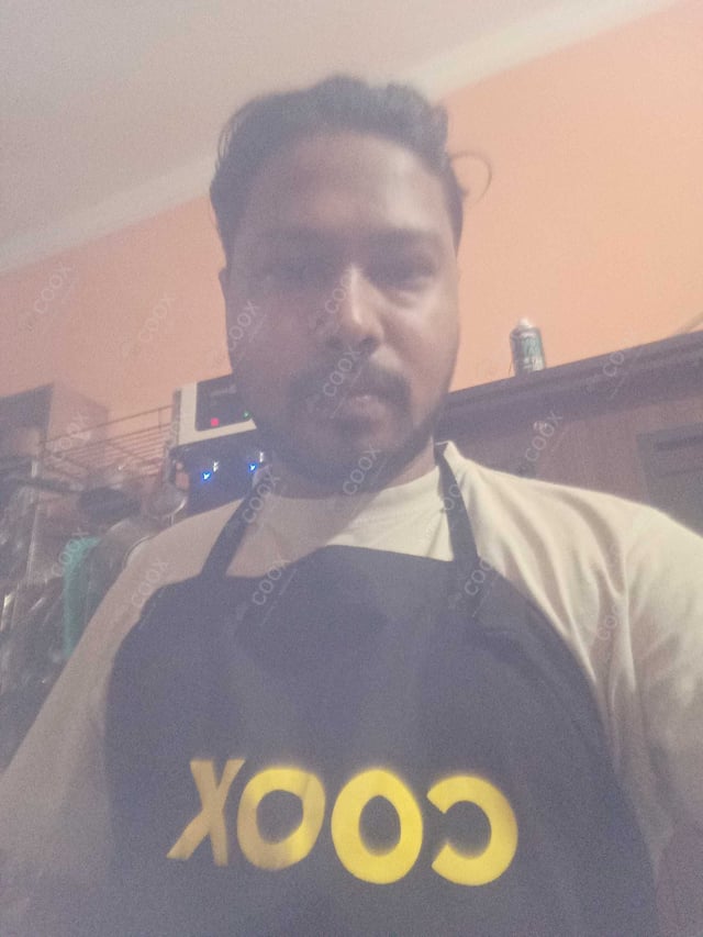 Chef from COOX at bookings. Professional cooks chefs at home