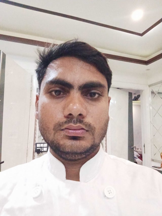 Chef from COOX at bookings. Professional cooks chefs at home